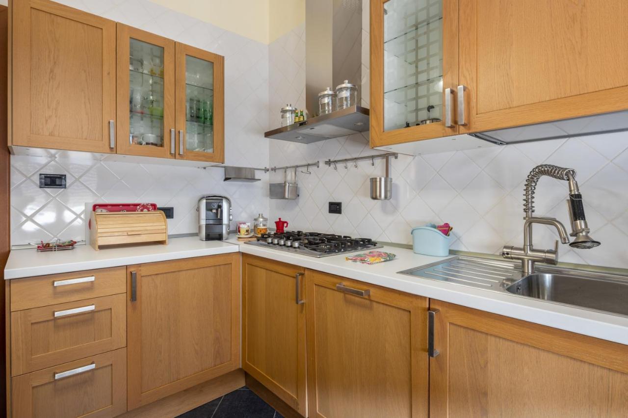 Oltretorrente Ampio Appartamento Con Balconi Parma Exteriör bild