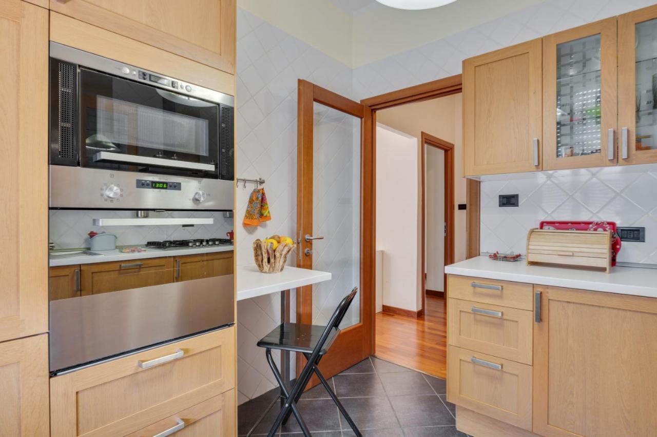 Oltretorrente Ampio Appartamento Con Balconi Parma Exteriör bild